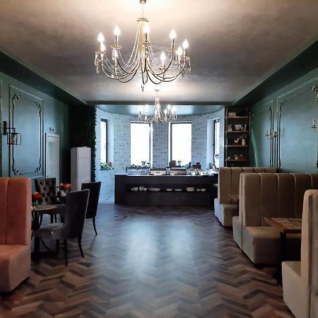 Sb River Hotels Atyraū Екстериор снимка