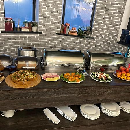 Sb River Hotels Atyraū Екстериор снимка