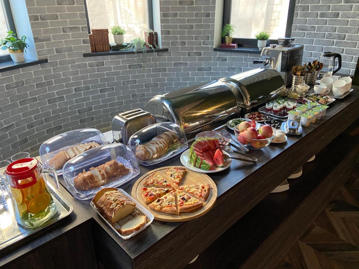 Sb River Hotels Atyraū Екстериор снимка