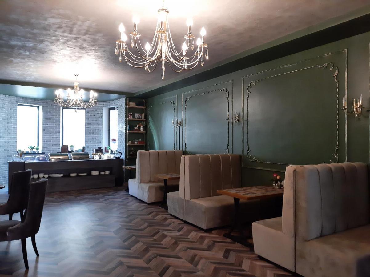 Sb River Hotels Atyraū Екстериор снимка